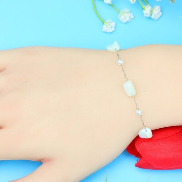 Chic & Stylish Bracelet – A Thoughtful Gift for Women and Girls, DYC1404 - Picture 5 of 7